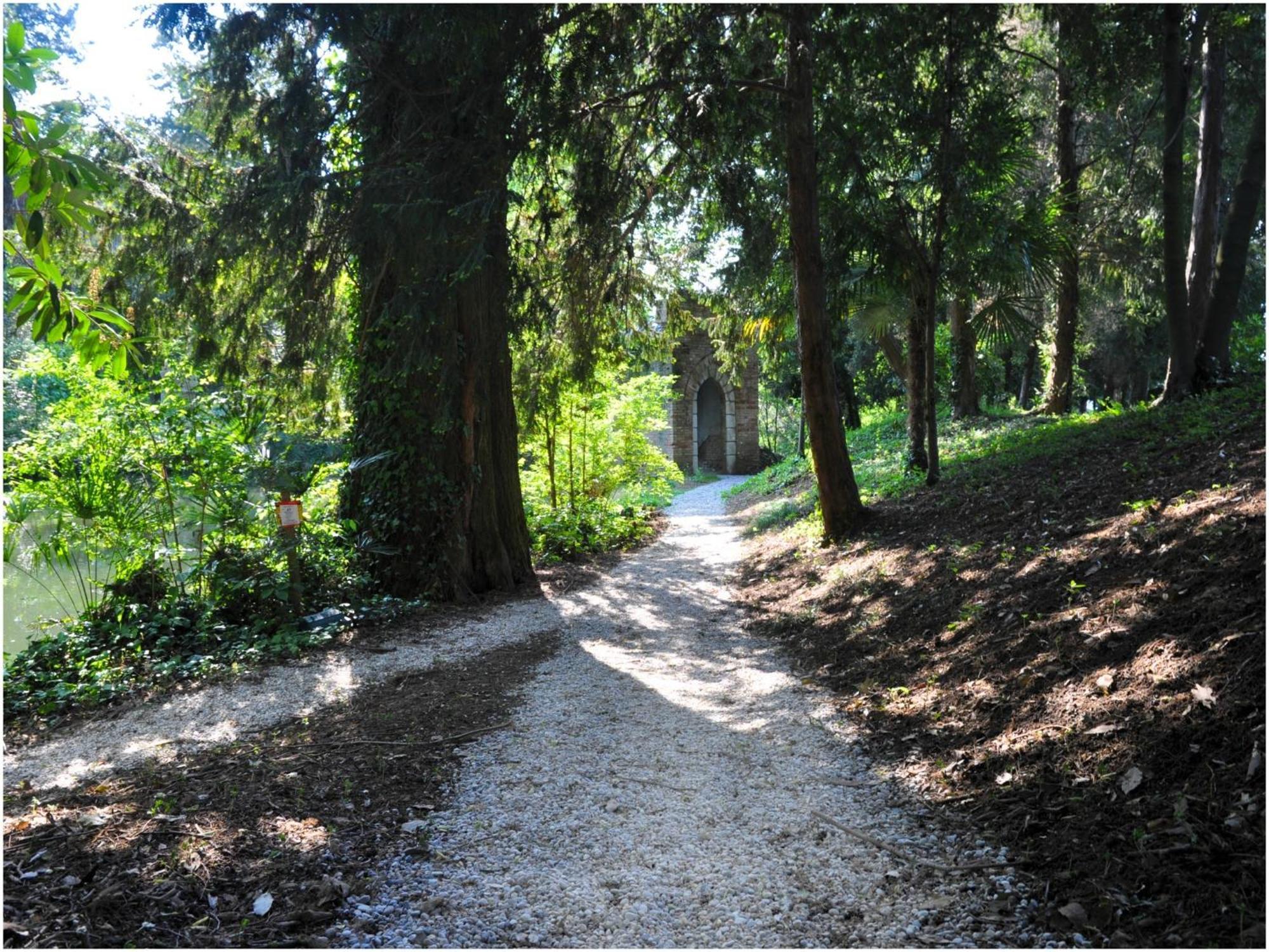Hotel Villa Condulmer Mogliano Veneto Exterior photo The park
