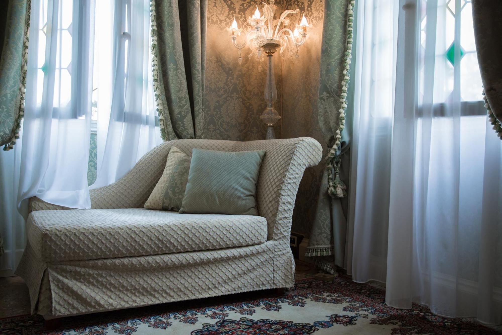 Hotel Villa Condulmer Mogliano Veneto Room photo A chaise longue