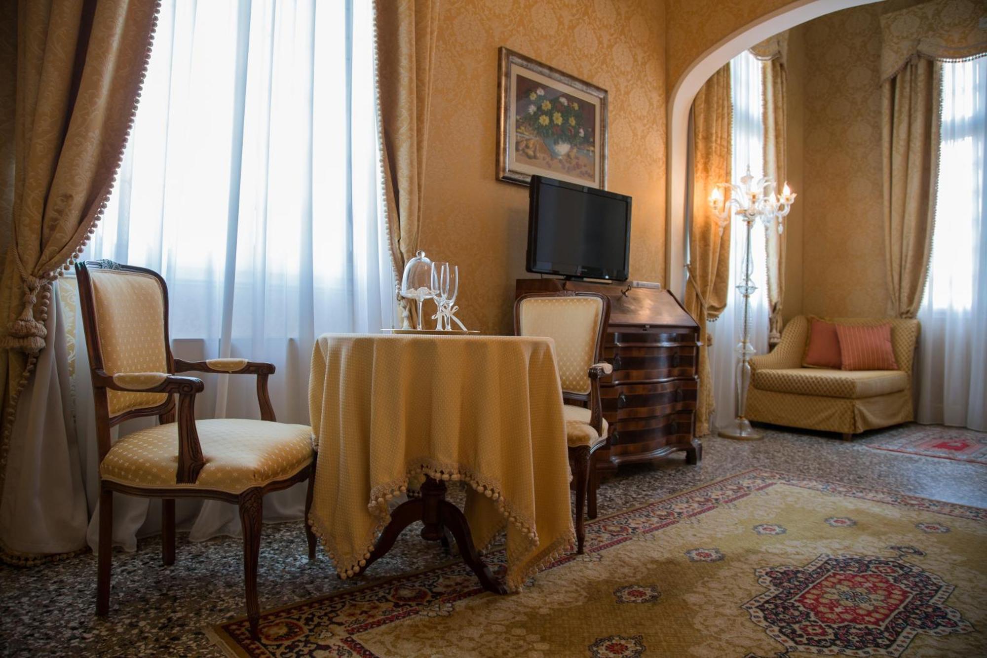 °HOTEL VILLA CONDULMER MOGLIANO VENETO 5* (Italy) - from US$ 86 | BOOKED