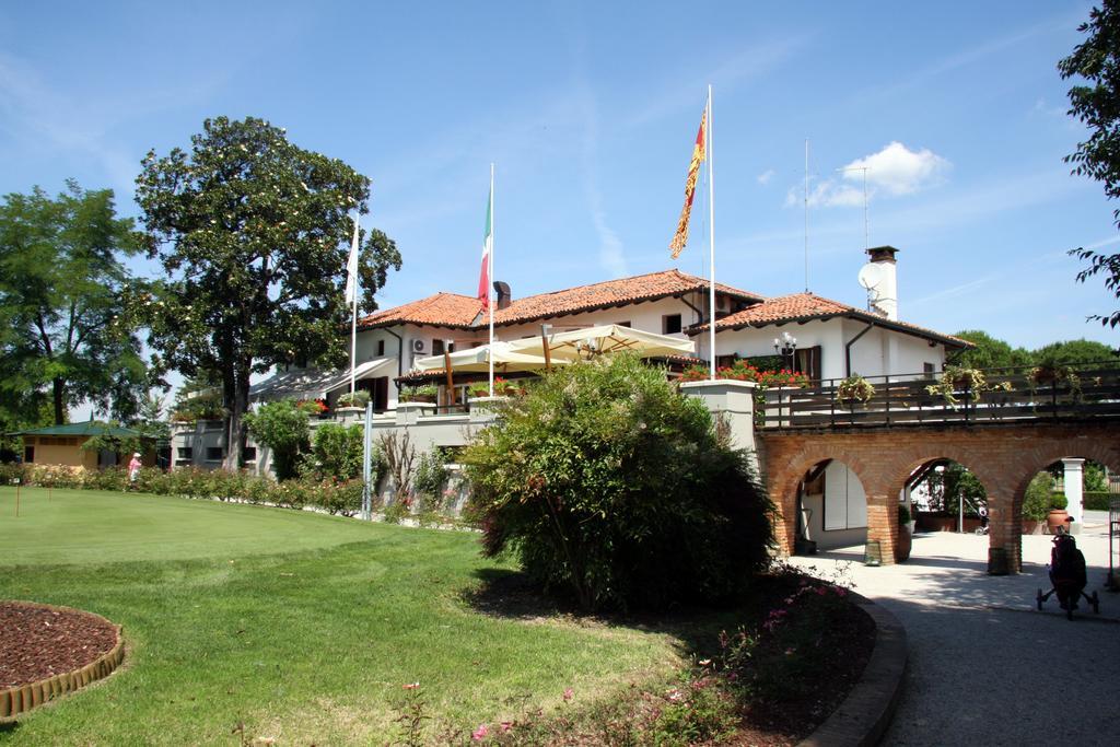 Hotel Villa Condulmer Mogliano Veneto Exterior photo The clubhouse