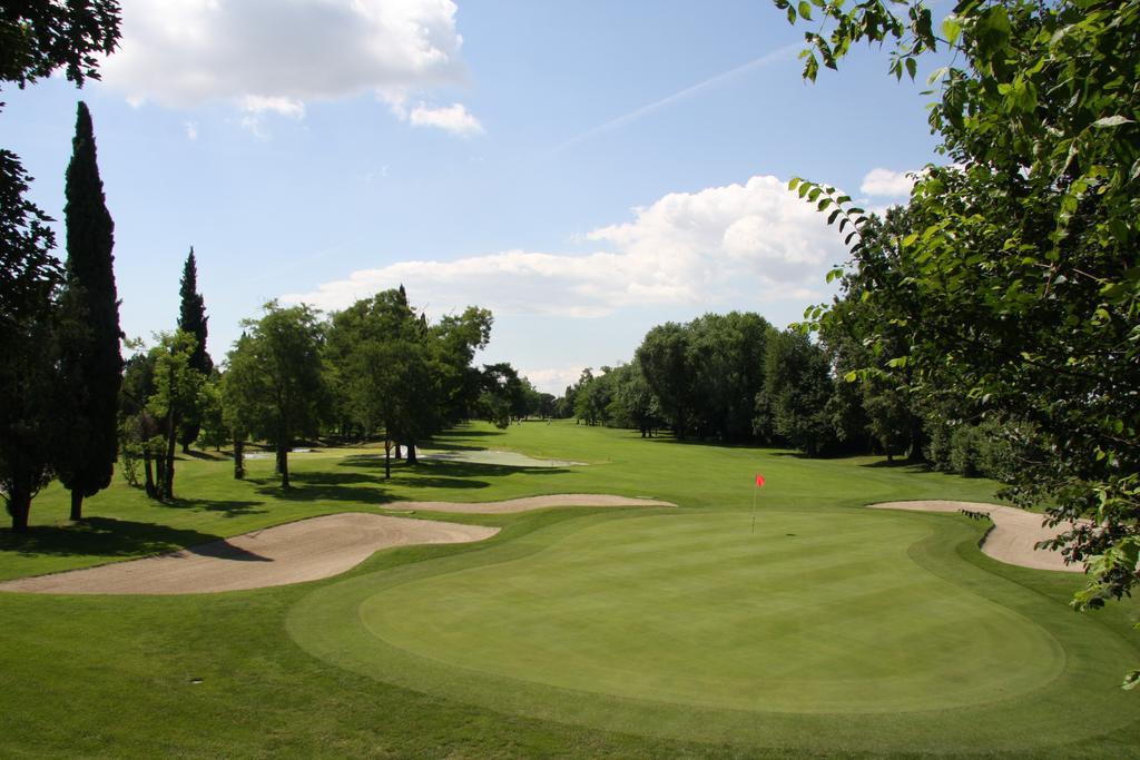 Hotel Villa Condulmer Mogliano Veneto Exterior photo Golf course