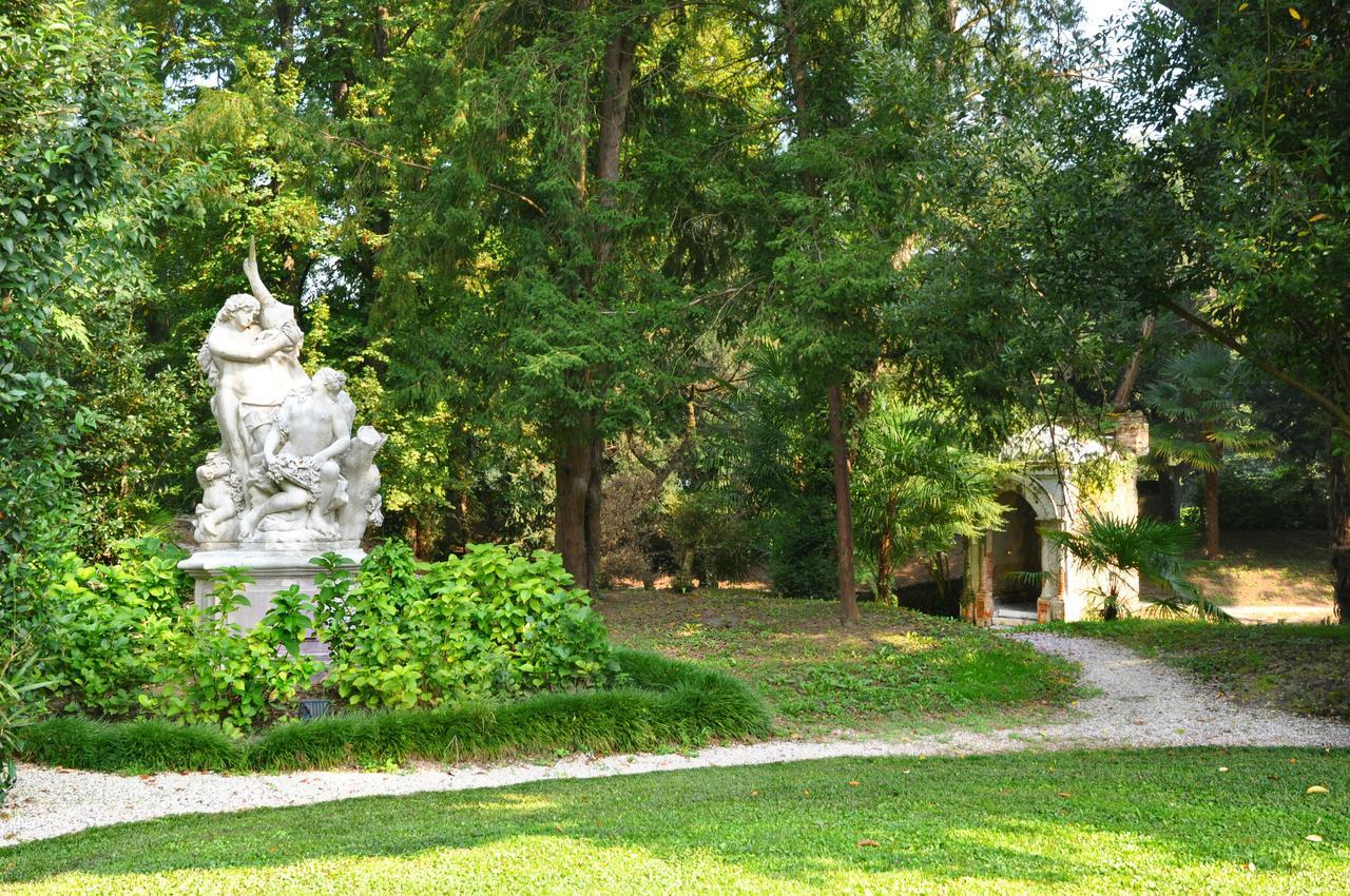 Hotel Villa Condulmer Mogliano Veneto Exterior photo The park