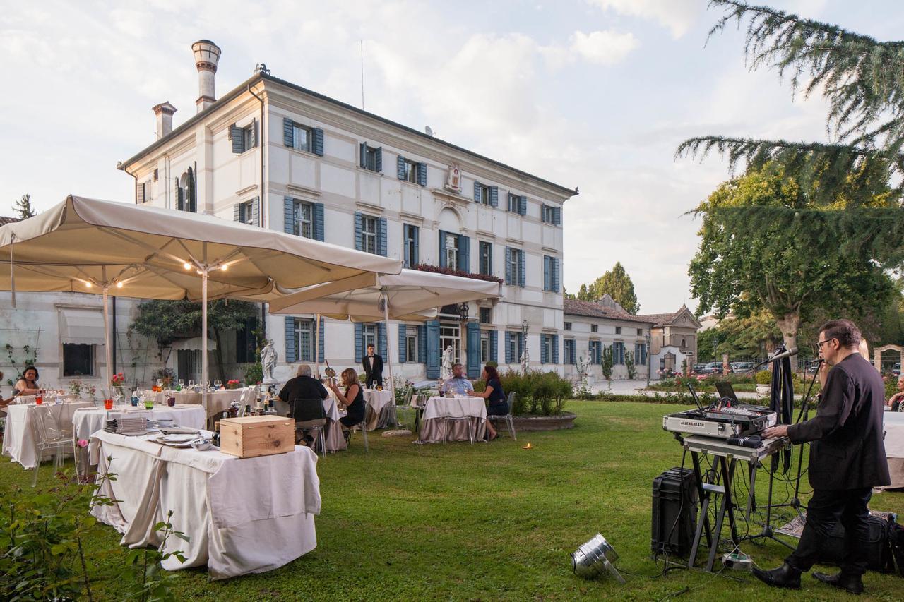 Hotel Villa Condulmer Mogliano Veneto Exterior photo The Villa