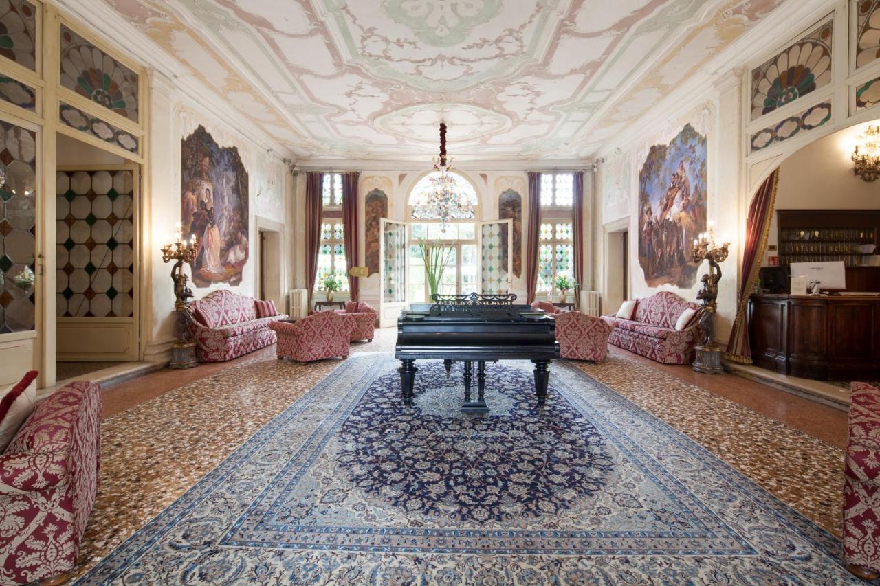 Hotel Villa Condulmer Mogliano Veneto Exterior photo The interior of the villa